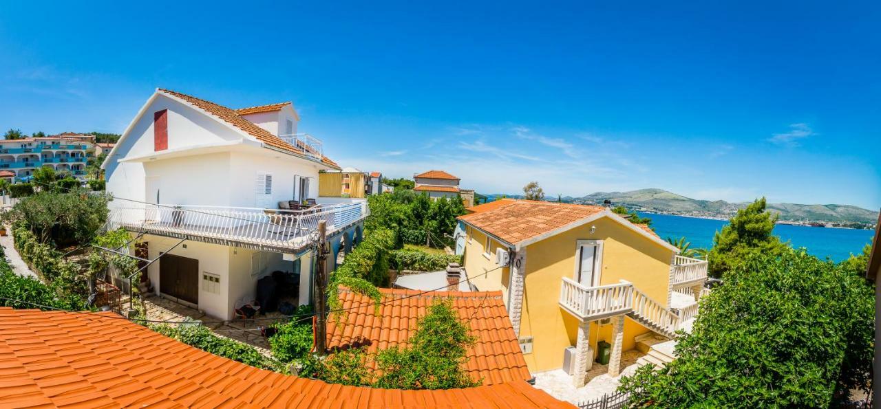 Apartment "On The Beach" Trogir Eksteriør bilde