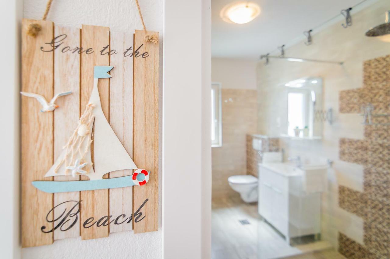 Apartment "On The Beach" Trogir Eksteriør bilde